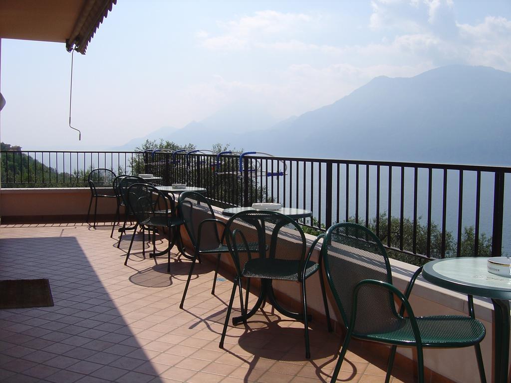 Hotel Residence Panoramica Бренцоне-суль-Гарда Екстер'єр фото