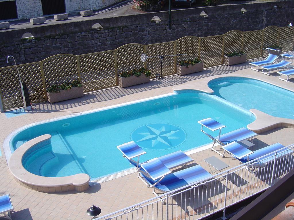 Hotel Residence Panoramica Бренцоне-суль-Гарда Екстер'єр фото