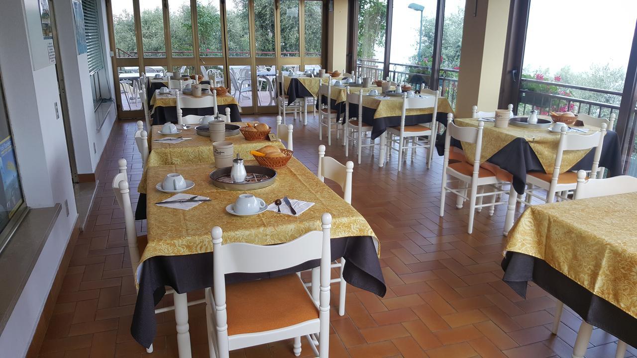 Hotel Residence Panoramica Бренцоне-суль-Гарда Екстер'єр фото